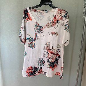 5/$20 💥  Gorgeous white floral tee sleep pj pajama lounge top